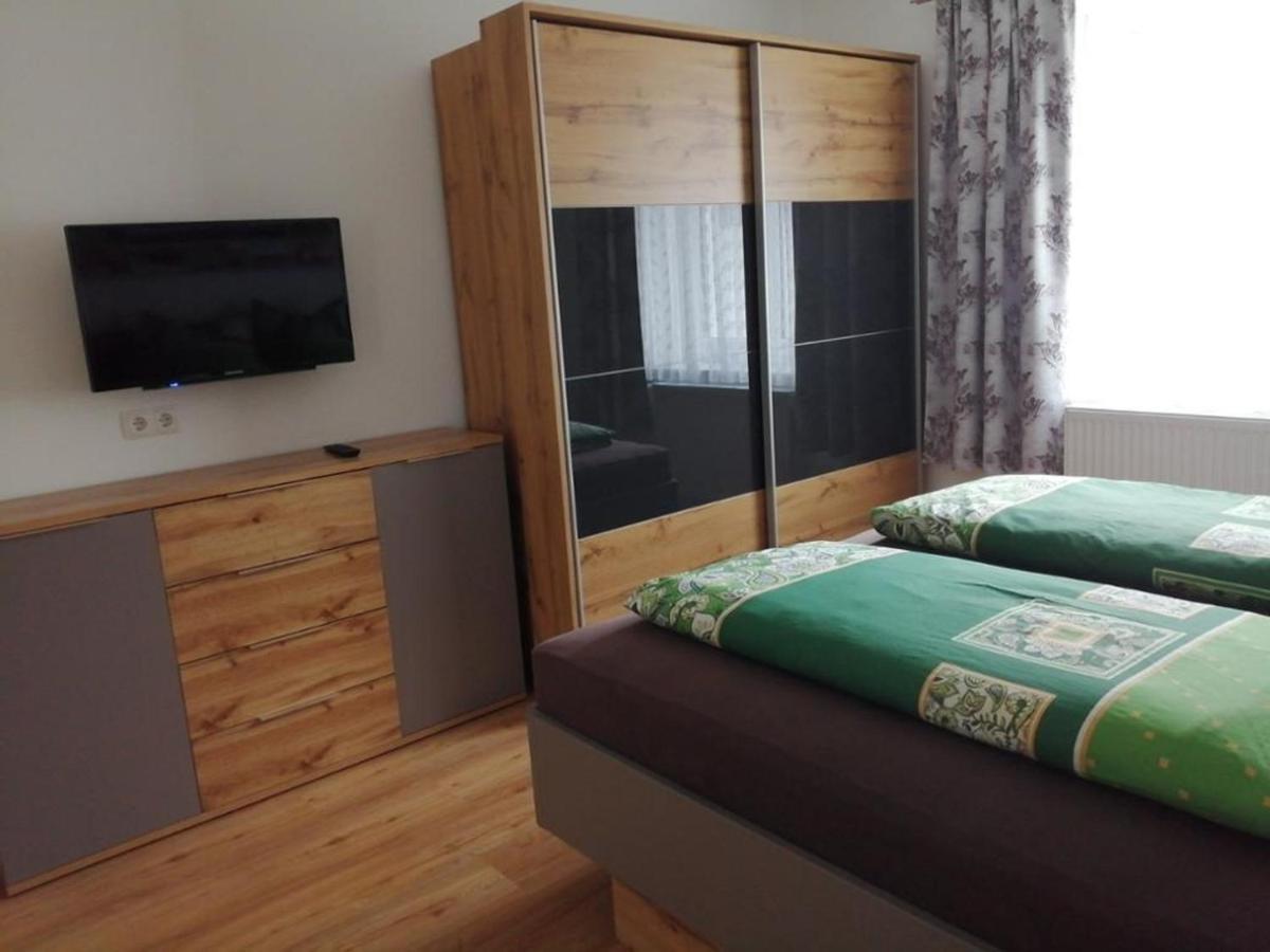 Hotel Wohlfuehlhof Bachzelt à Weitersfeld Extérieur photo
