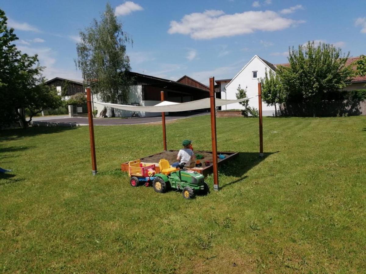 Hotel Wohlfuehlhof Bachzelt à Weitersfeld Extérieur photo