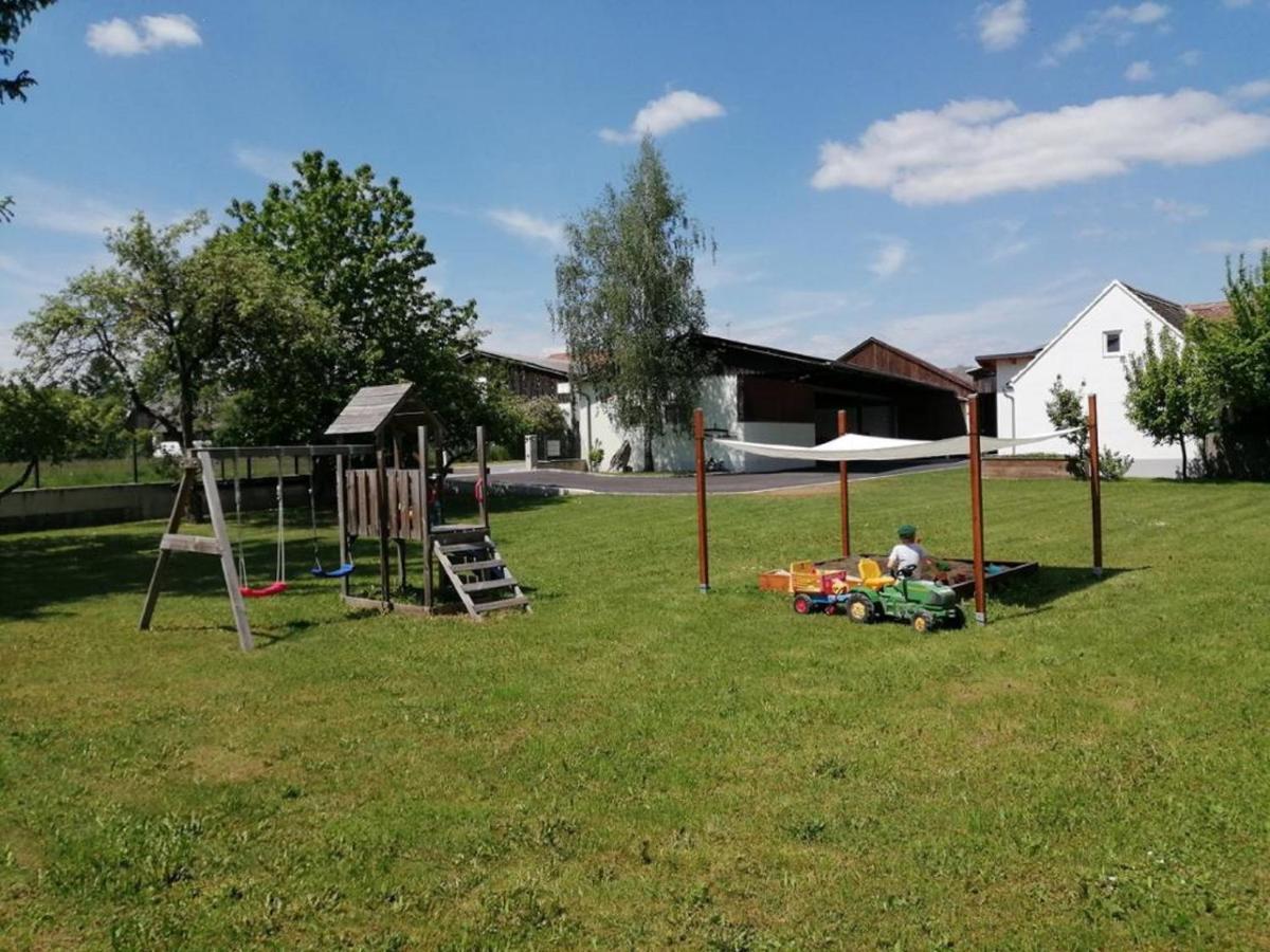 Hotel Wohlfuehlhof Bachzelt à Weitersfeld Extérieur photo