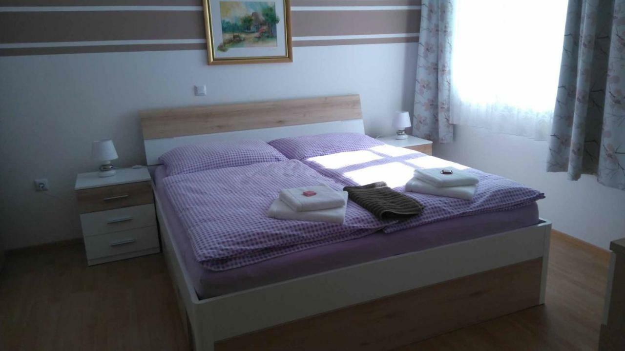 Hotel Wohlfuehlhof Bachzelt à Weitersfeld Extérieur photo